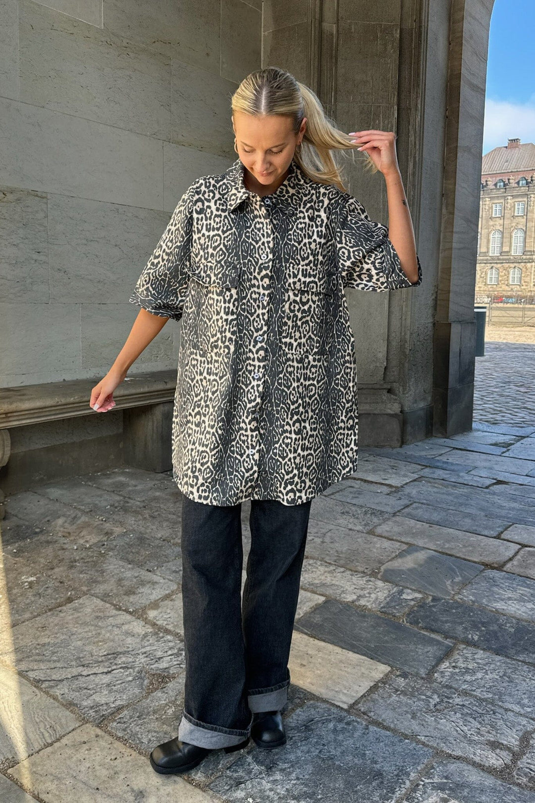 Forudbestilling - BYIC - Seldaic Shirt Dress - lp Leo Print Kjoler 