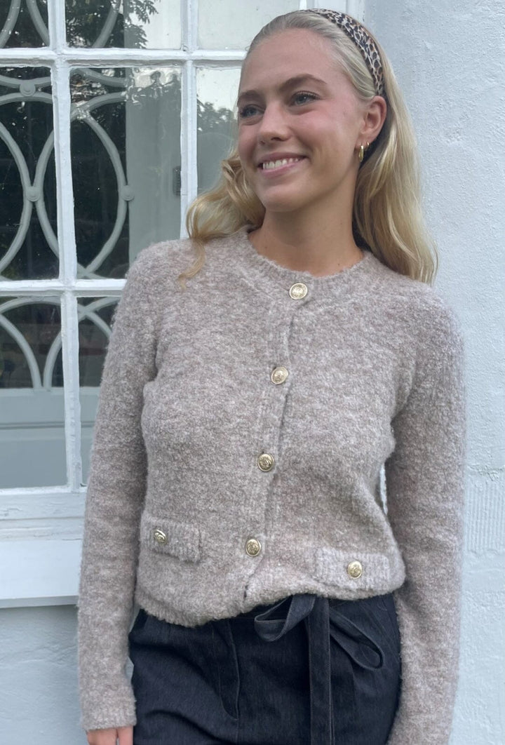 Forudbestilling - Continue - Lotte Cardigan - Sand Cardigans 