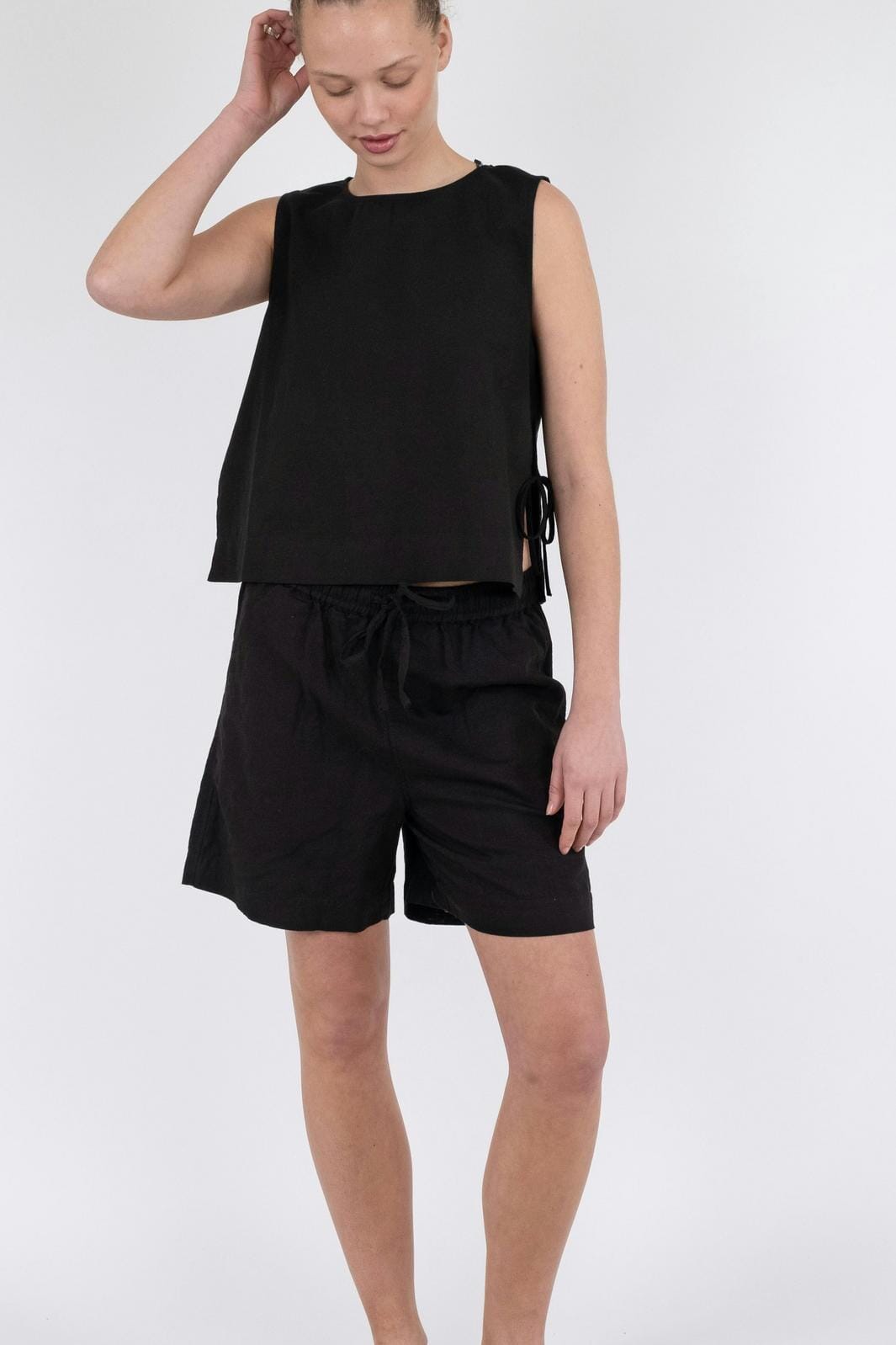 Neo Noir - Svetlana Linen Top - Black