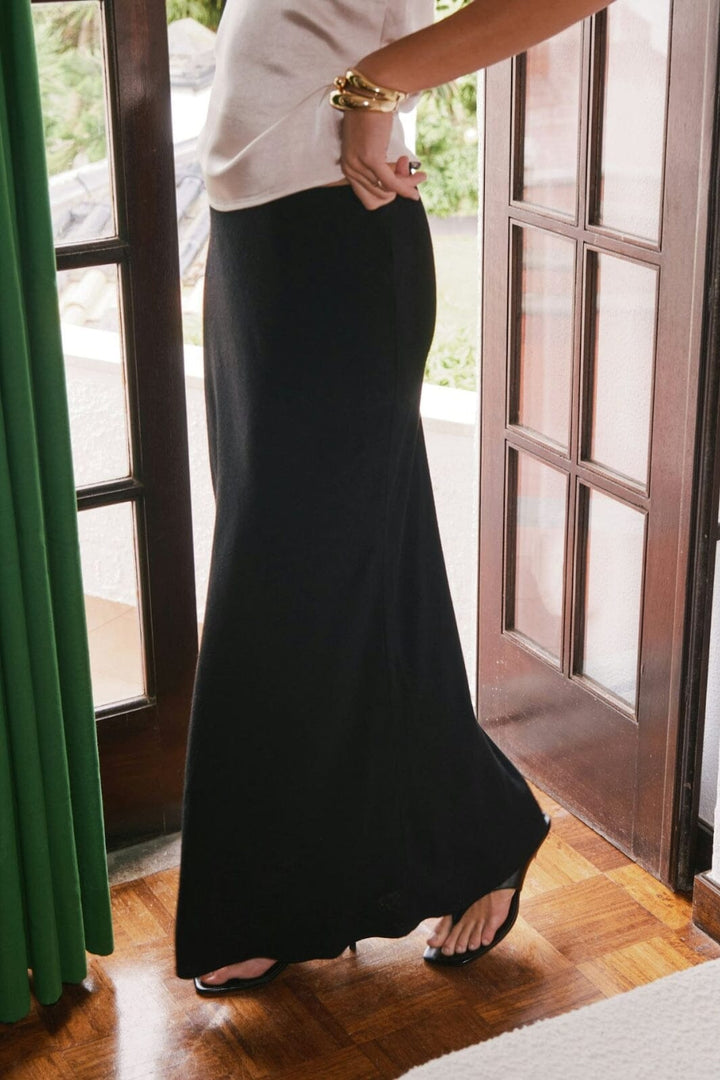 Forudbestilling - Neo Noir - Viso Linen Skirt 161871 - 100 - Black Nederdele 