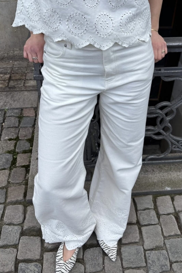 Global Funk - Amarillo Scallop-G - 800 White Jeans 