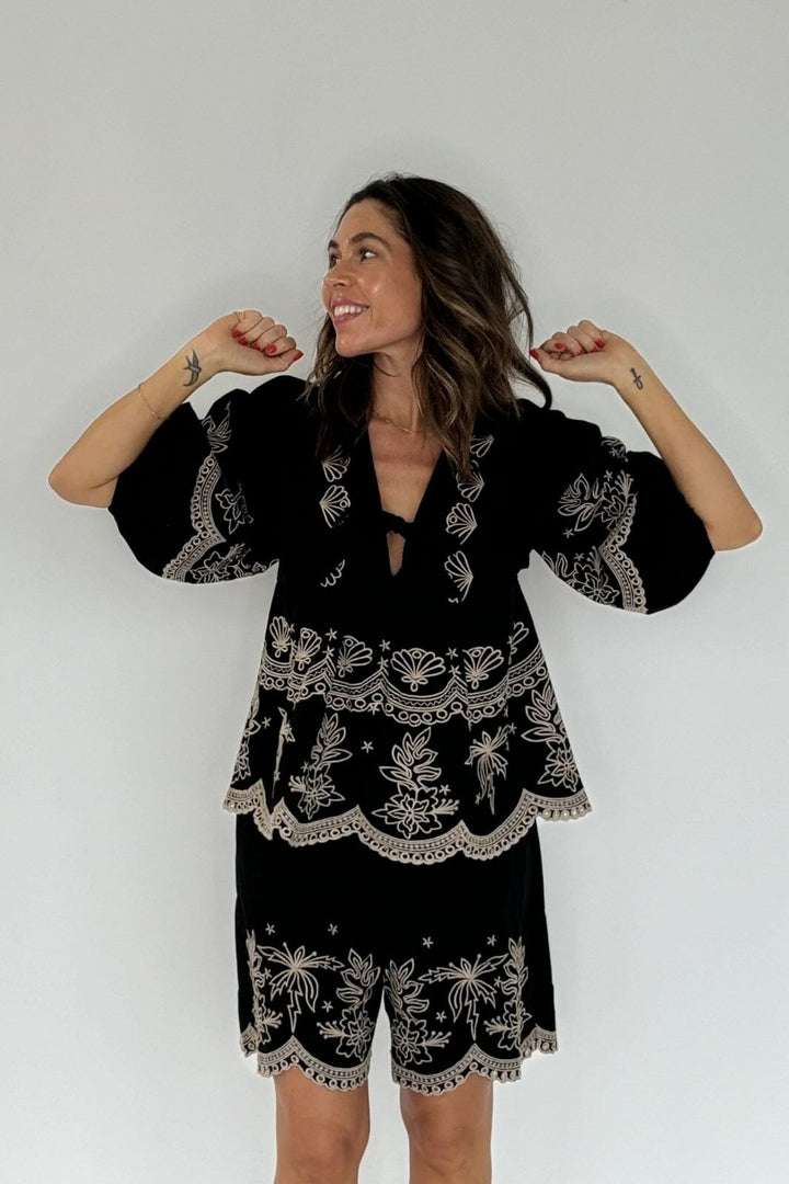 Gossia - Sofjago Blouse G2458 - Black/Sand Bluser 