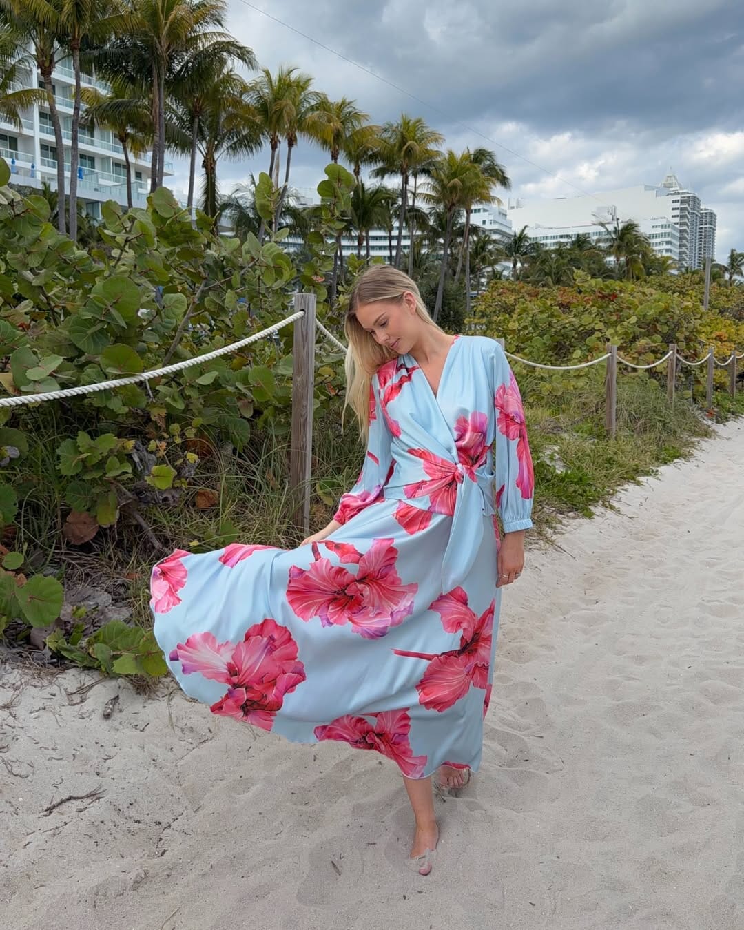 Karmamia - Elena Blouse 2372 - Fuchsia Maxi Flower Bluser 