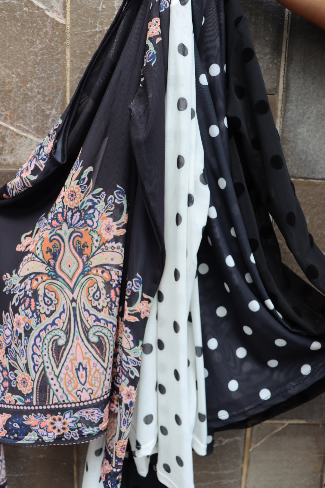 Liberte - Mesh Ls Tshirt 22065 - Black Paisley T-shirts 