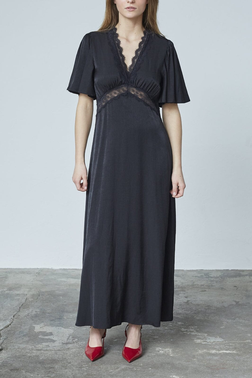 Love & Divine - Love1368 18891 - 000 - Black