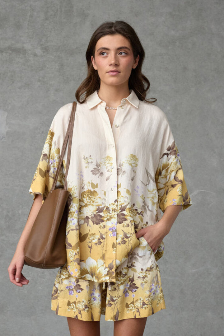 Love & Divine - Love971-16 19856 - 813 - Yellow/Brown Flower