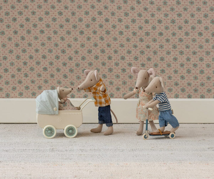 Maileg - Ternet Gul Skjorte Og Bukser, Far Mus - Mum/Dad Mouse Legetøj 