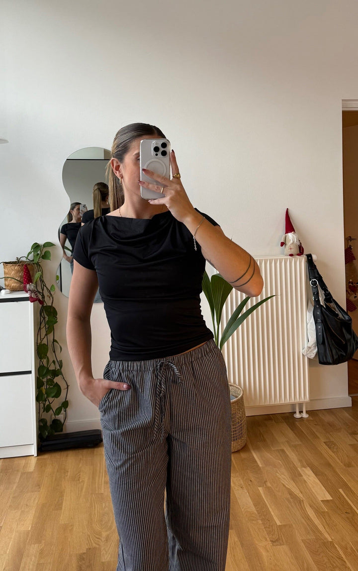 Modström - Valentinmd Stripe Pants 59000 - 11187 - Washed Black Stripe Bukser 