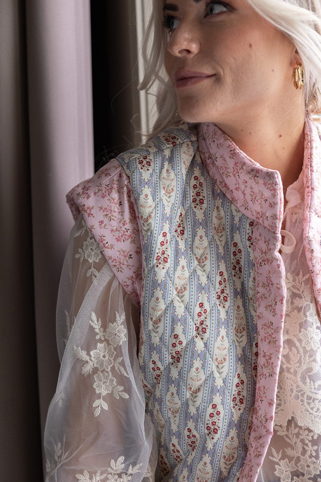 Molly & My X Melanie Due - Luise V Quilt Vest 167530 - 754 - Light Pink Veste 