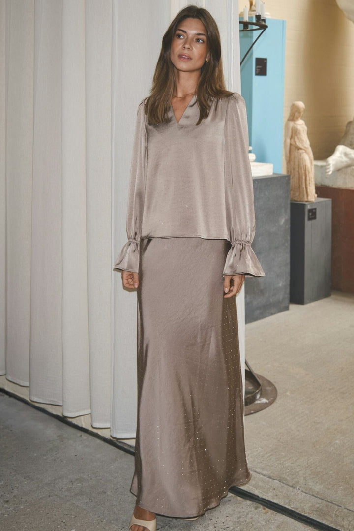 Neo Noir - Amara Heavy Satin Bedaz Blouse 166578 - 811 - Dark Taupe Bluser 