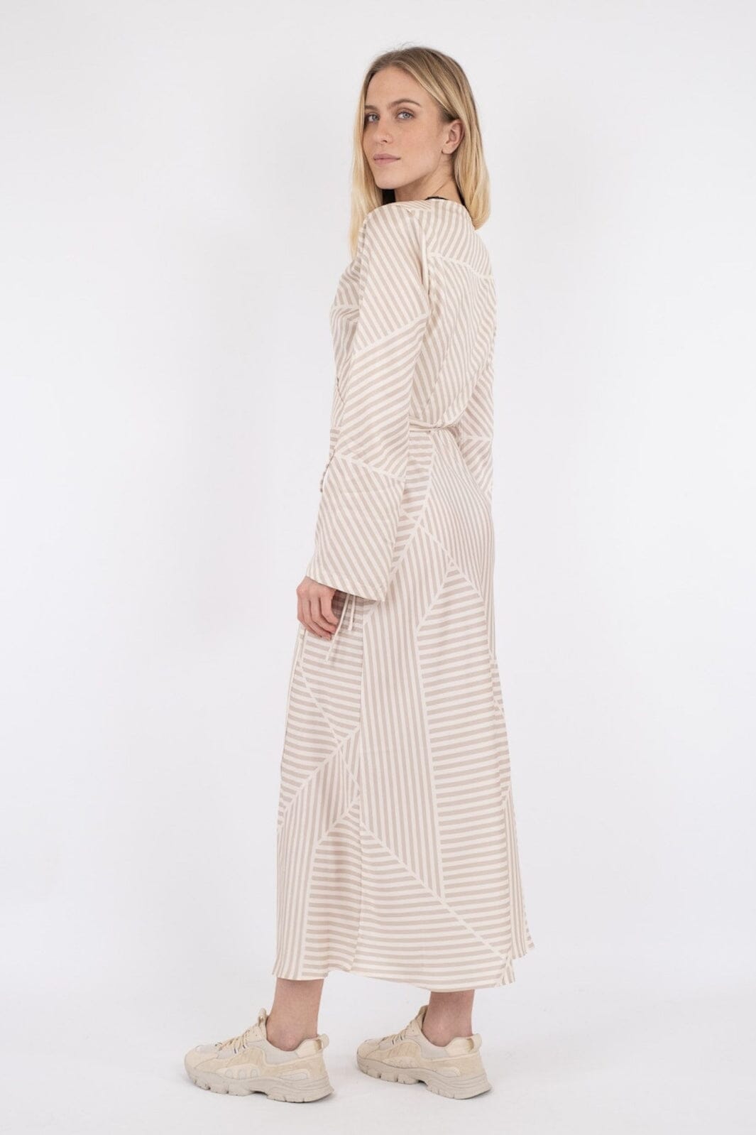 Neo Noir - Amber Mix Lines Dress - Sand Kjoler 