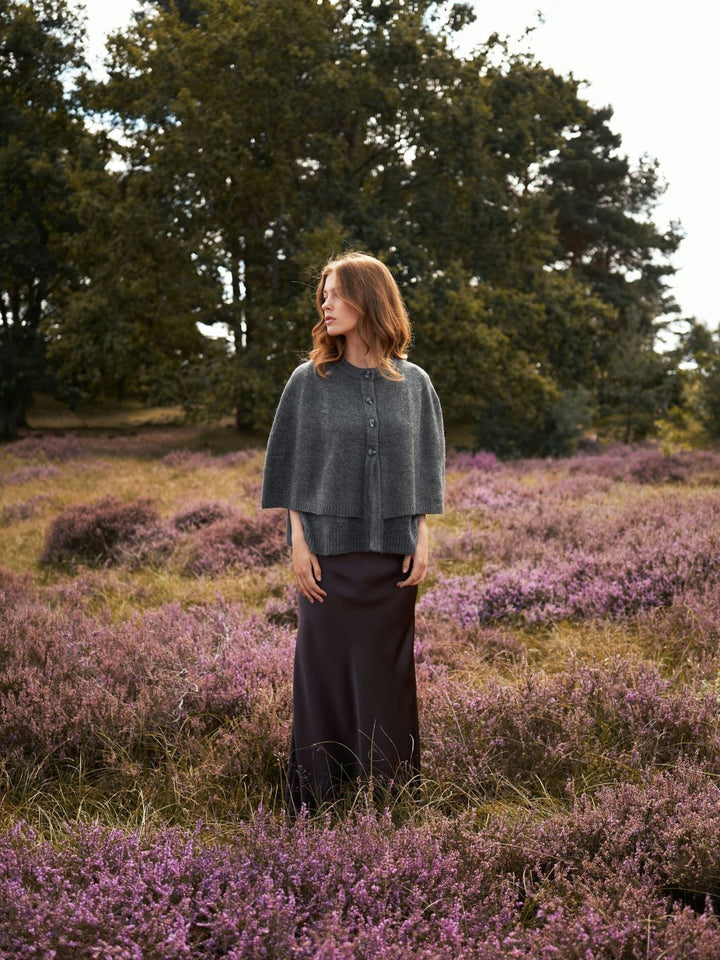 Neo Noir - Josei Double Knit Cape 165798 - 130 - Grey Strikbluser 