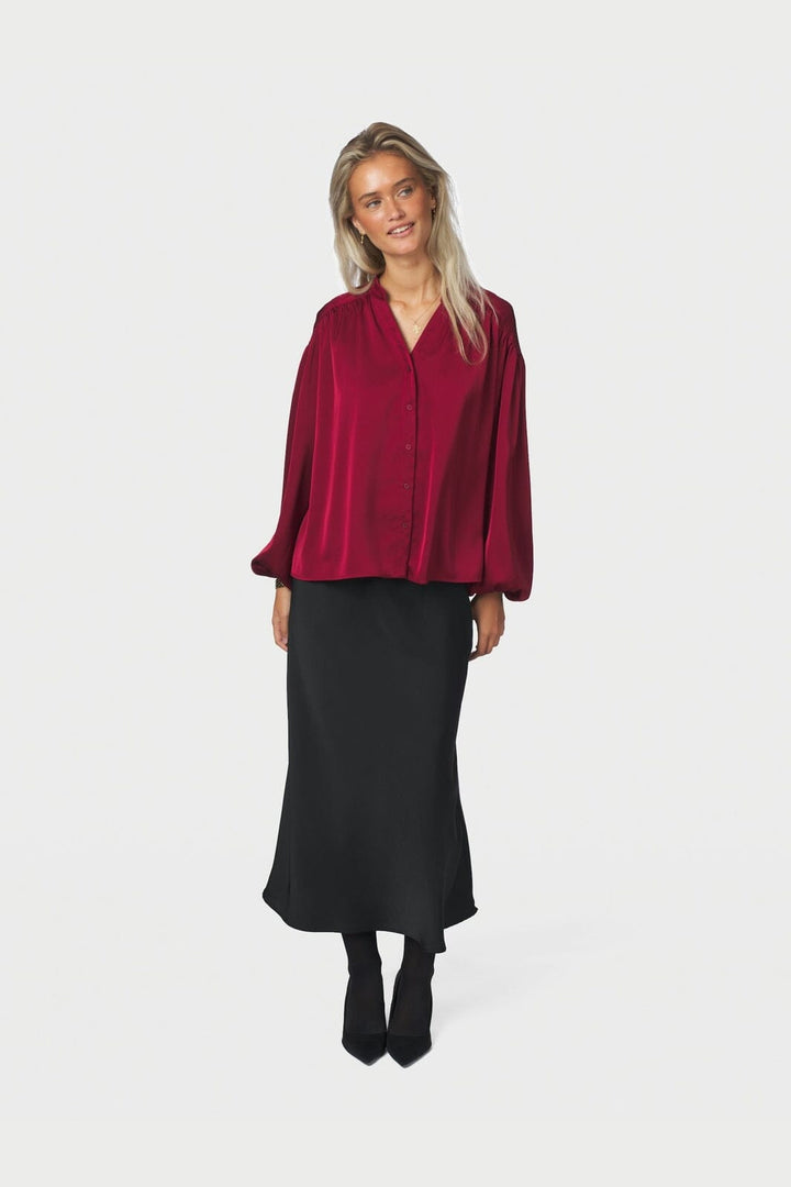 Neo Noir - Lunell Drapy Satin Blouse 171660 - 682 - Wine