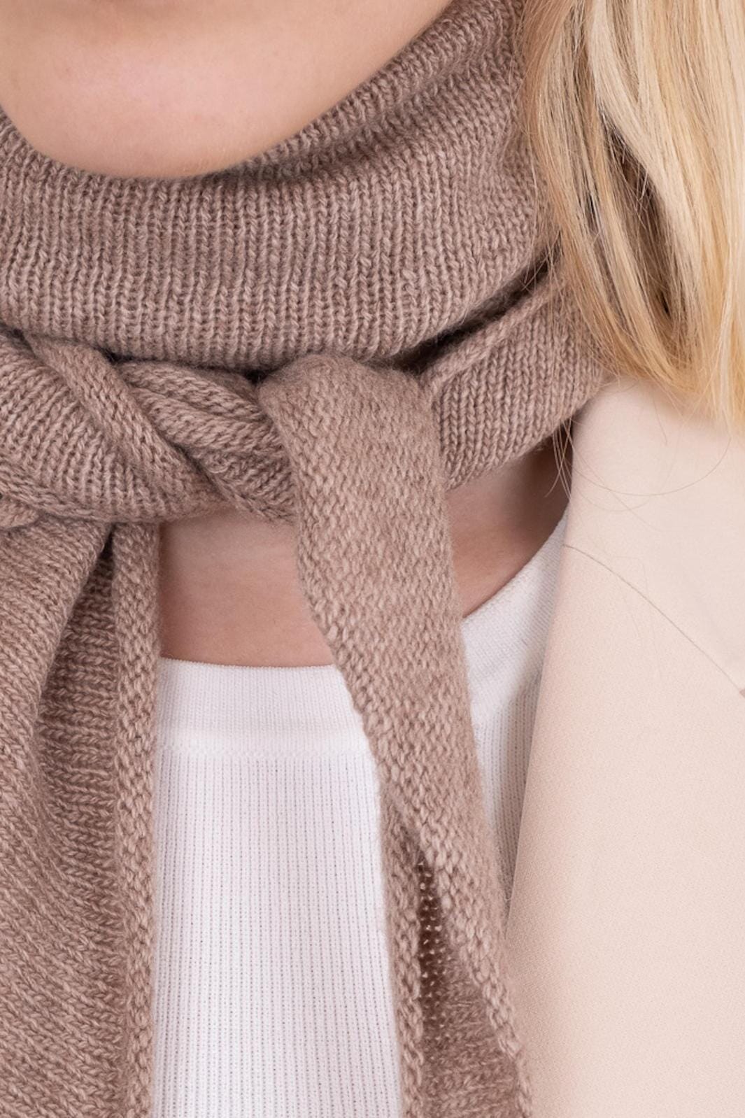 Neo Noir - Misty Knit Scarf - Beige Melange