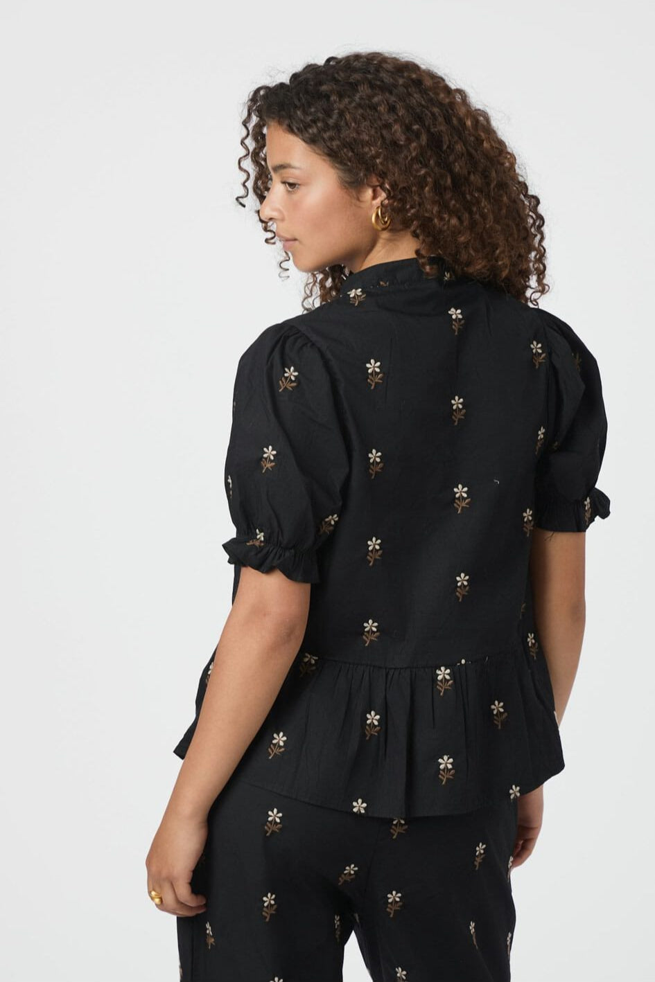 Neo Noir - Savy Flower Emb Blouse 166791 - 100 - Black