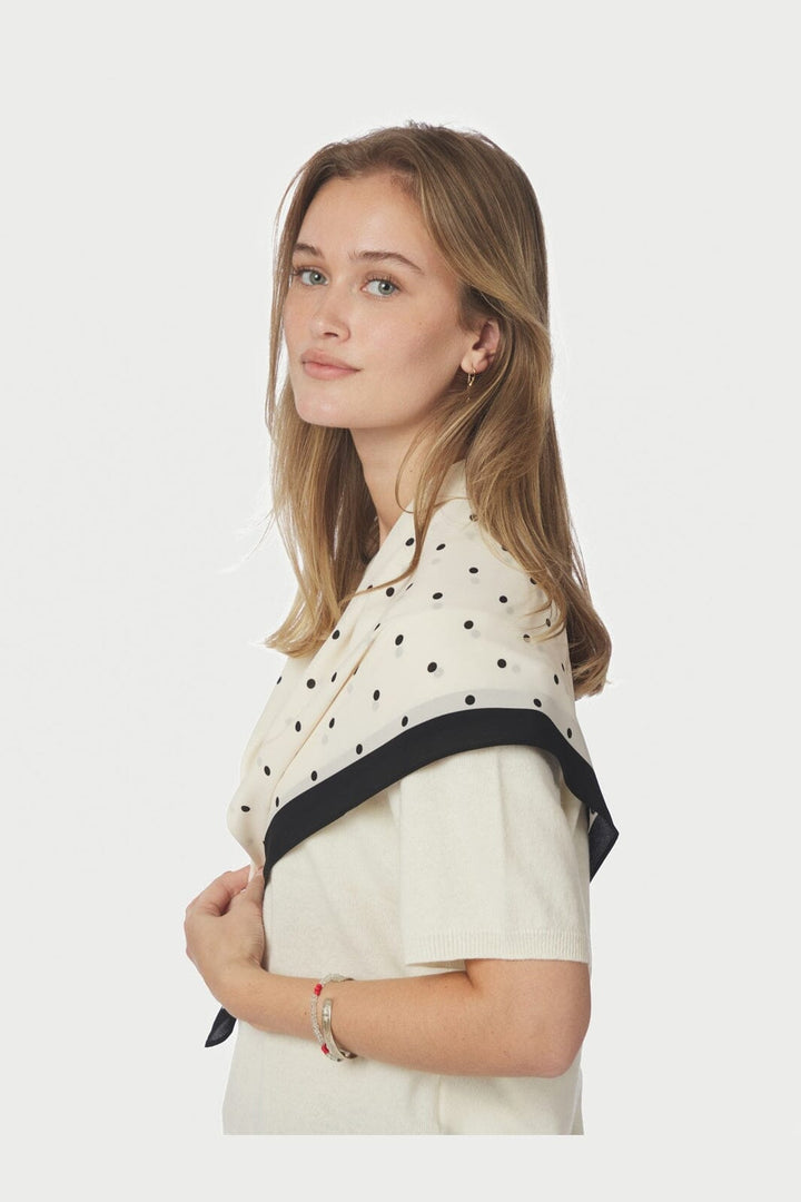 Neo Noir - Tamma Big Dot Scarf 167851 - 121 - Off White