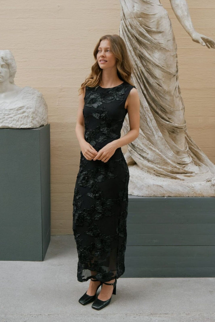 Neo Noir - Tiranna Big Flower Mesh Dress 166824 - 100 - Black Kjoler 