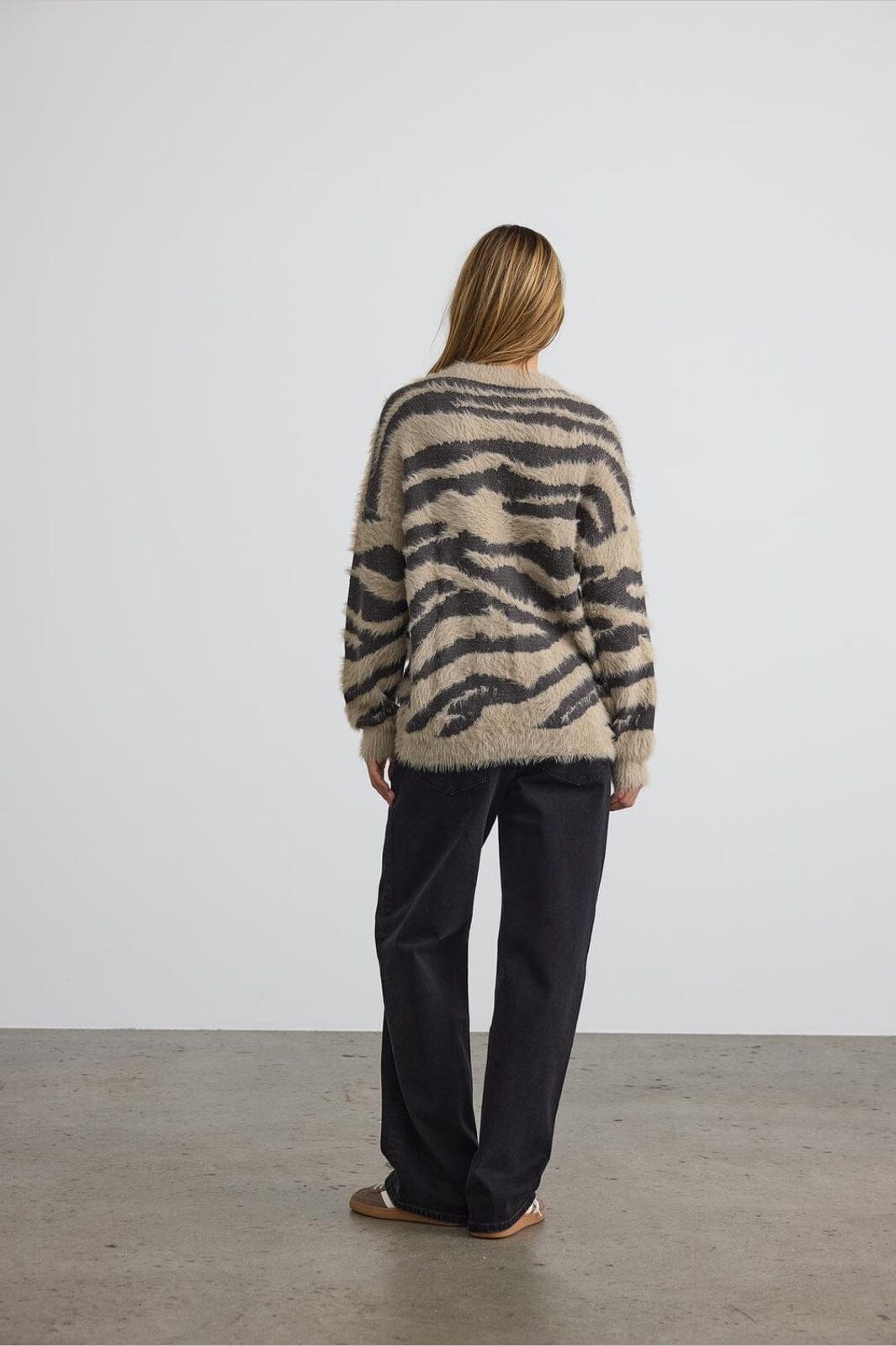 Noisy May - Nmflynn L/S V-Neck Knit Cardigan - 4801919 Aluminum Obsidian Zebra