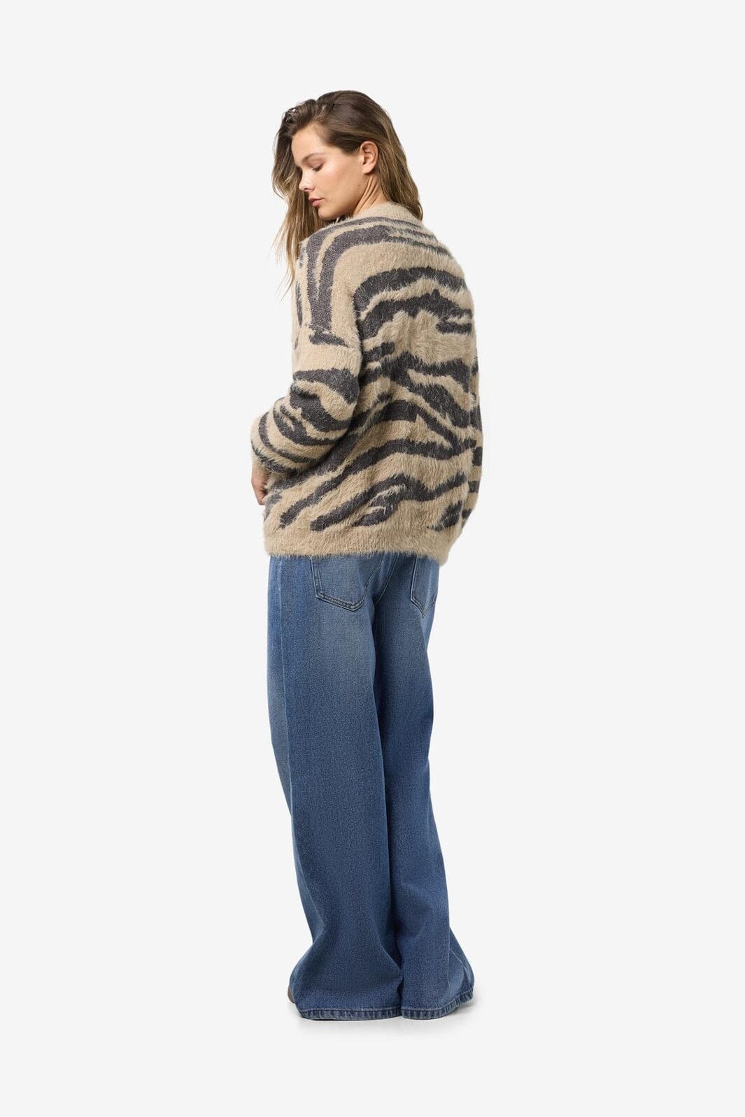 Noisy May - Nmflynn L/S V-Neck Knit Cardigan - 4801919 Aluminum Obsidian Zebra
