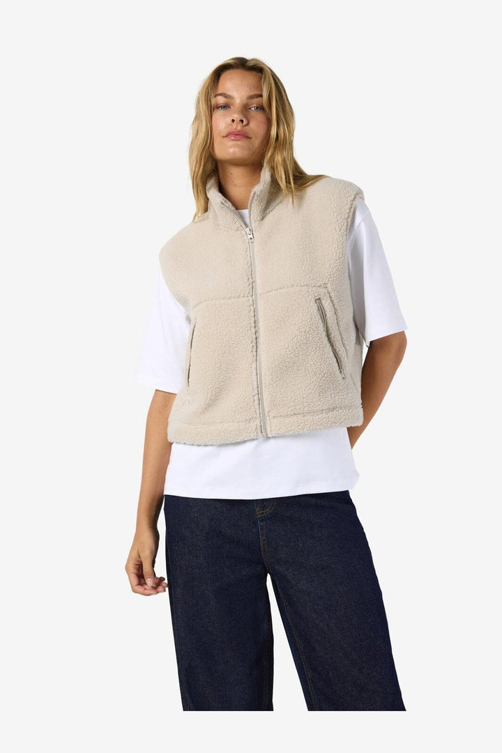 Noisy May - Nmmasey Short Teddy Vest - 4982039 Silver Lining