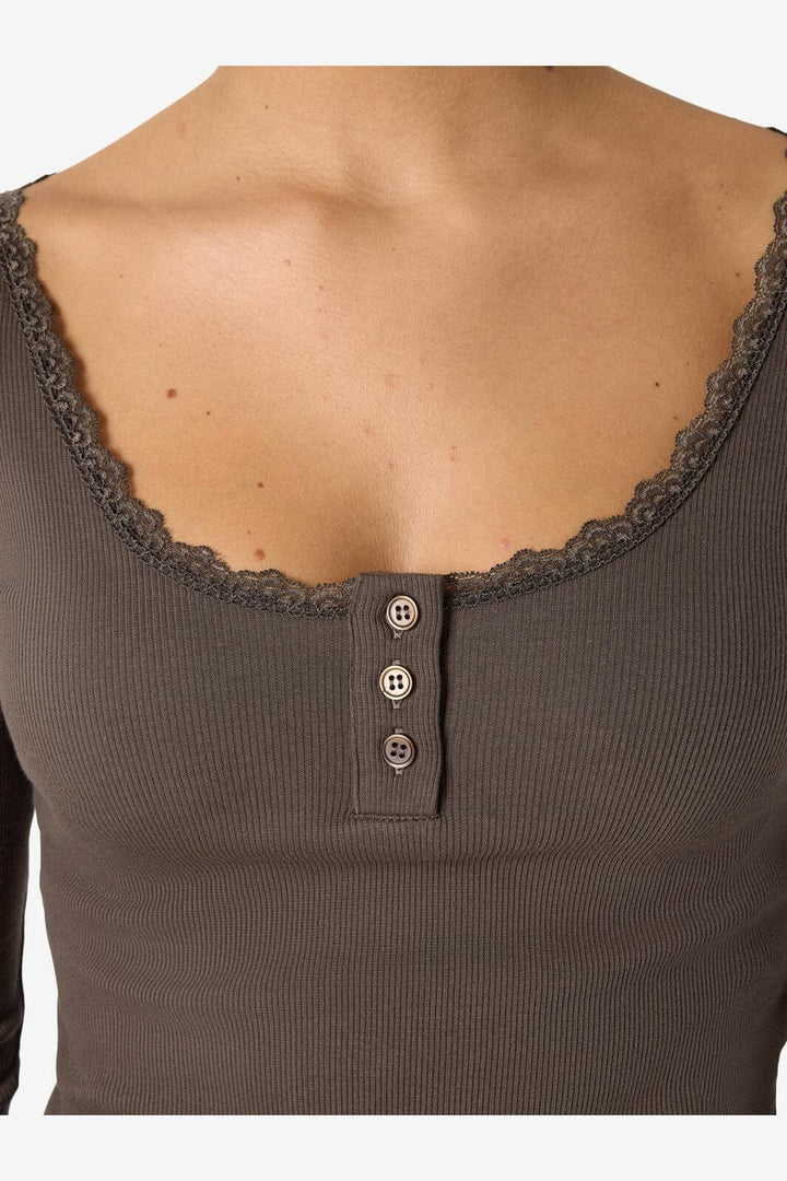 Noisy May - Nmmaya L/S Lace Henley Top - 5048370 Chocolate Brown