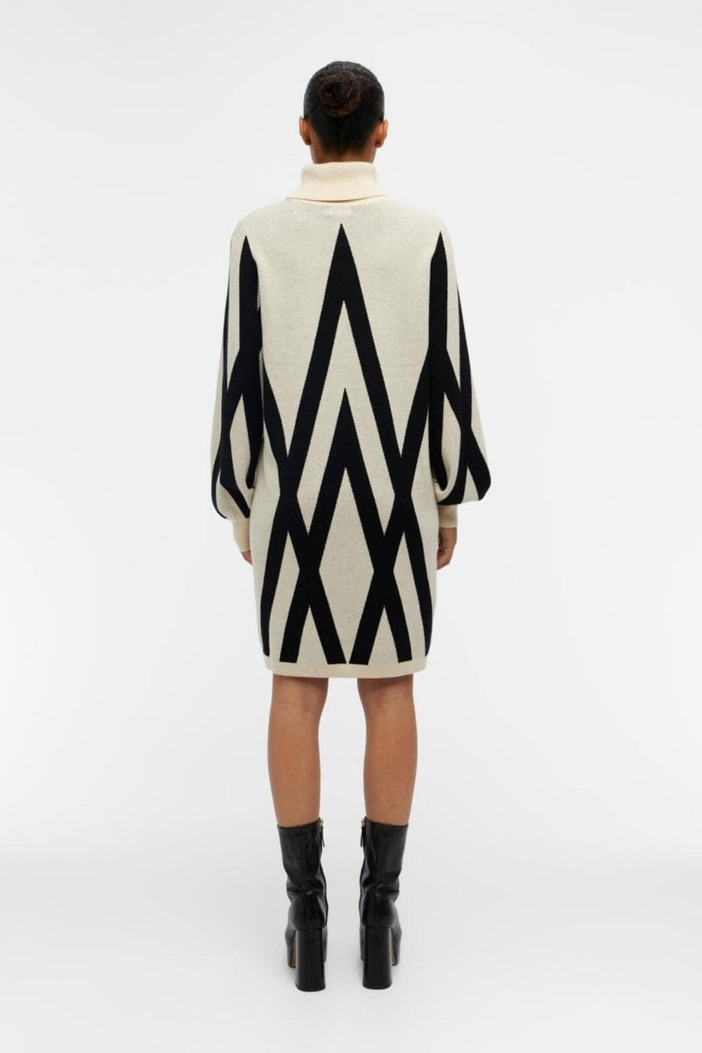 Object - Objray L/S Knit Rollneck Dress - 4415191 Sandshell Black Graphic Kjoler 
