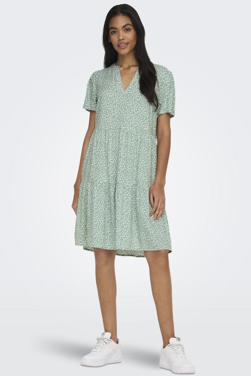 Only - Onlzally Life S/S Thea Dress 15262674 - 3936374 - Chinois Green White Leafs