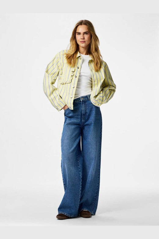 Pieces - Pcbillo Ls Denim Jacket - 4972494 French Vanilla Cloud Dancer&Beaucoup Blue&Oyster Mushrooms