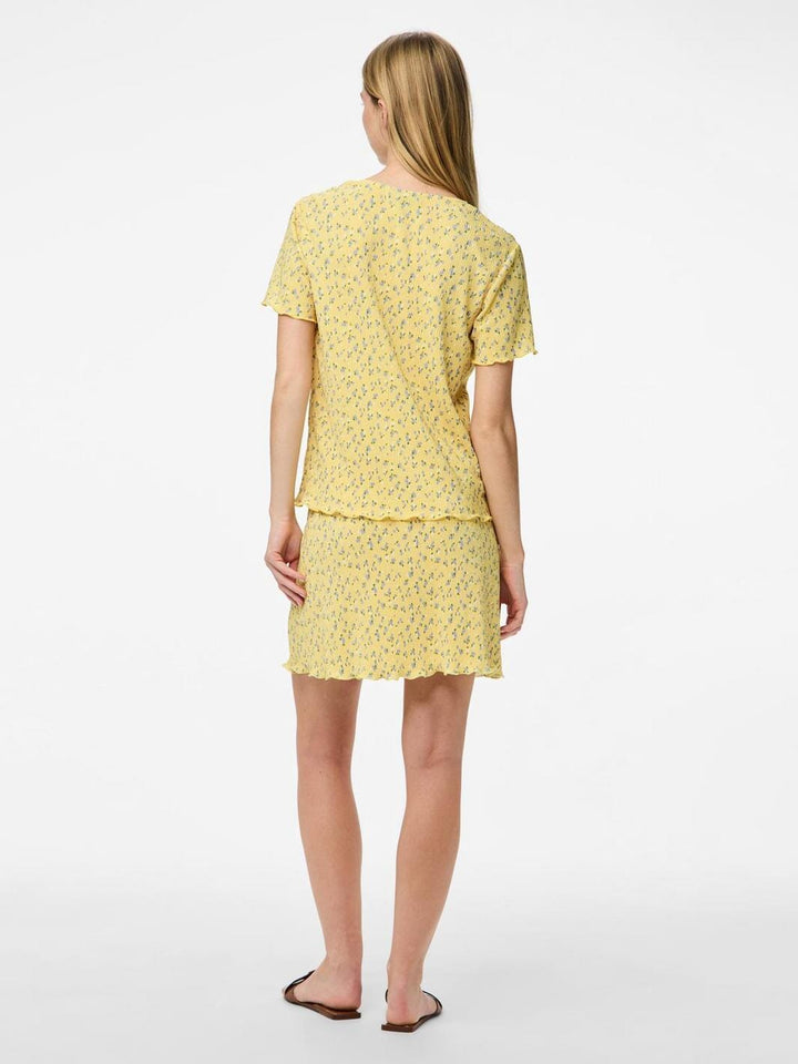 Pieces - Pcflora Ss O-Neck Top - 4699173 Pale Banana Small Flower