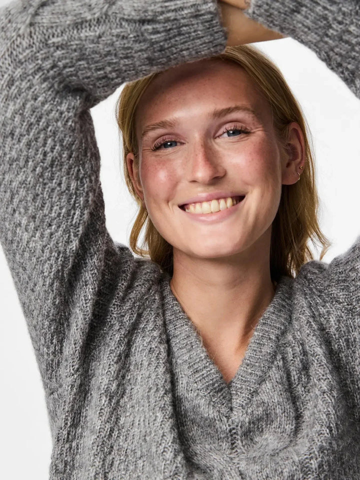 Pieces - Pcnina Ls V-Neck Knit - 4799696 Medium Grey Melange Strikbluser 