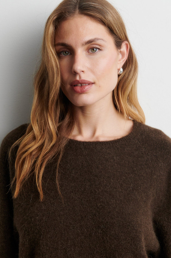 Second Female - Gabby Knit SS O-Neck 61066 - 6156 Demitasse Strikbluser 