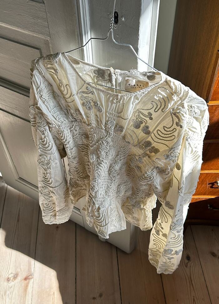 Sissel Edelbo - Iluna Top SE 1902 - Champagne Bluser 