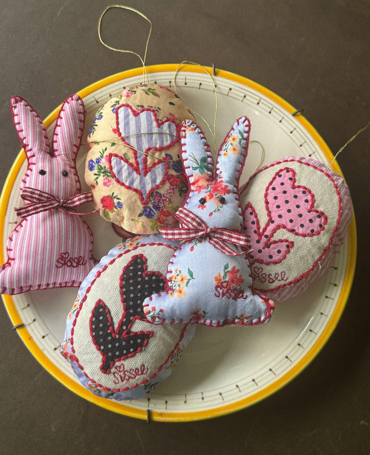 Sissel Edelbo - Vera Easter Egg Ornament SE 2082 - Golden Floral Interiør 