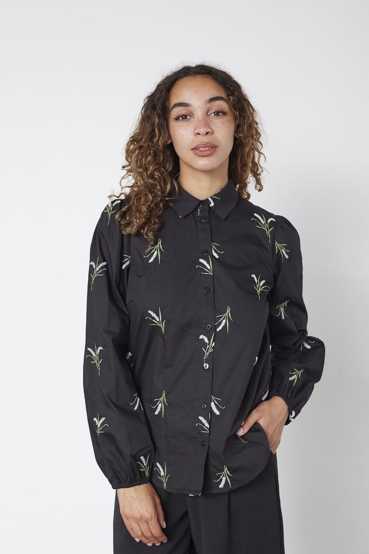 Sisters Point - Ebbey-Sh87 19251 - 002 - Black/Flower
