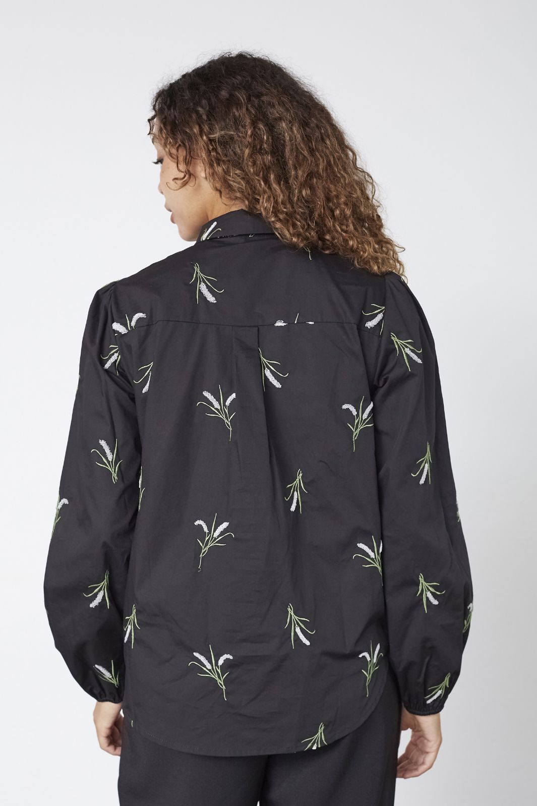 Sisters Point - Ebbey-Sh87 19251 - 002 - Black/Flower
