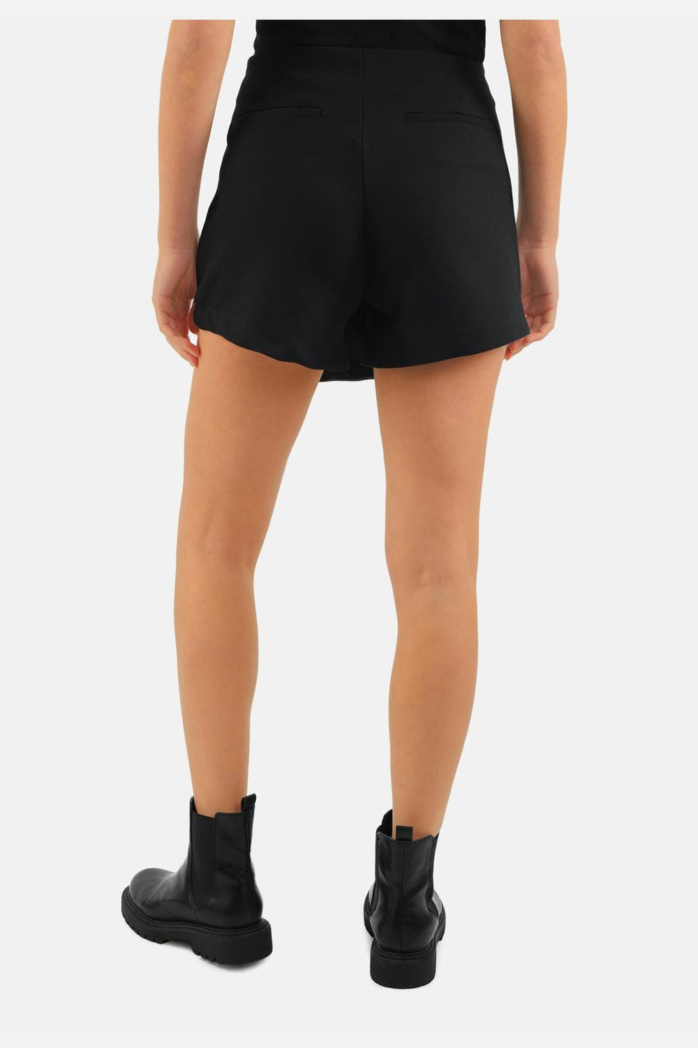 Sisters Point, Miqa-Skort, Black