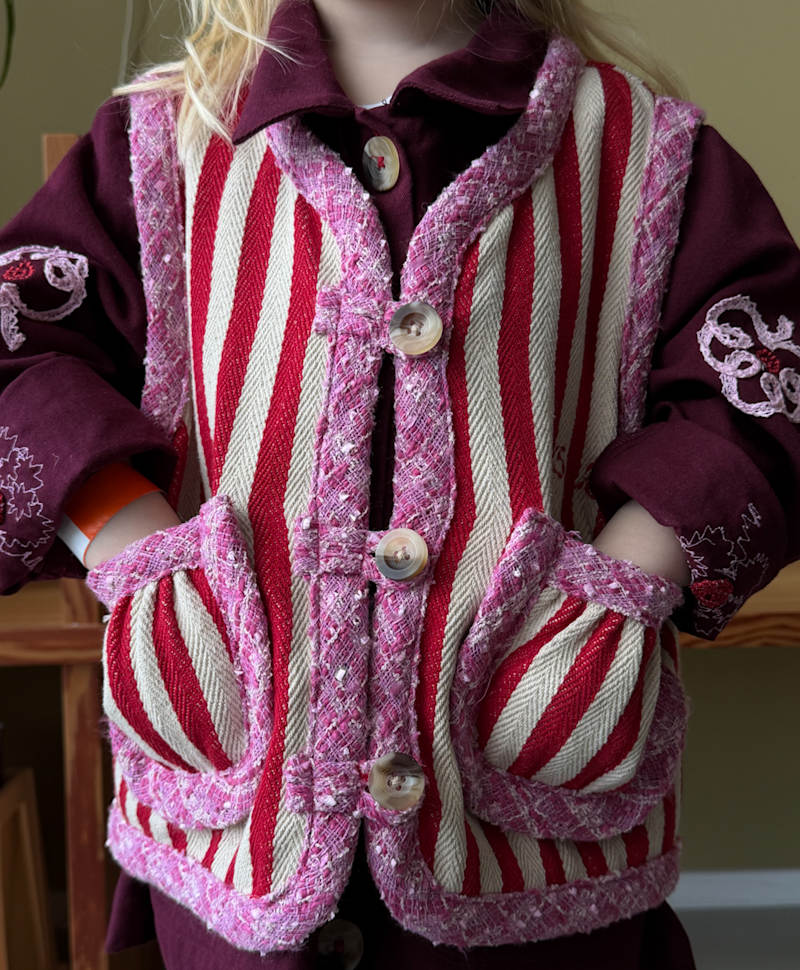 Sissel Edelbo - Como Mini Vest Se 2055 - Red Stripes